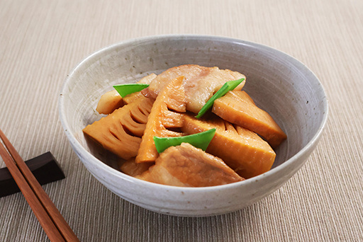 たけのこと豚バラ肉の煮物